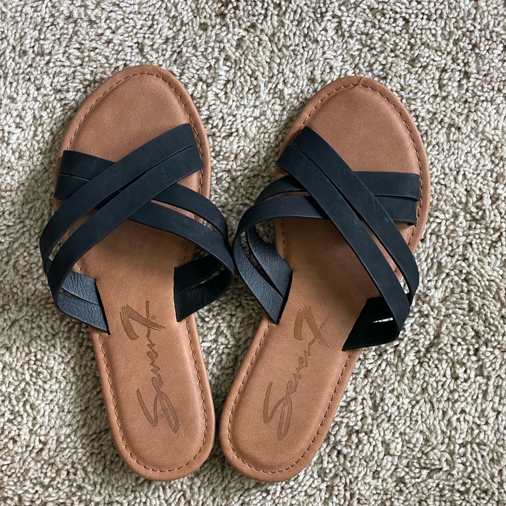Seven7 sandals